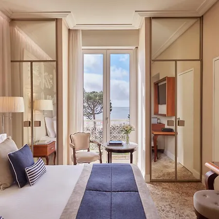 오텔 바리에르 르 루아얄 라볼르 호텔 5*