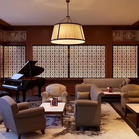 拉波勒皇家吕西安巴里亚酒店 酒店