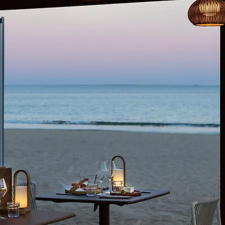 오텔 바리에르 르 루아얄 라볼르 5* La Baule