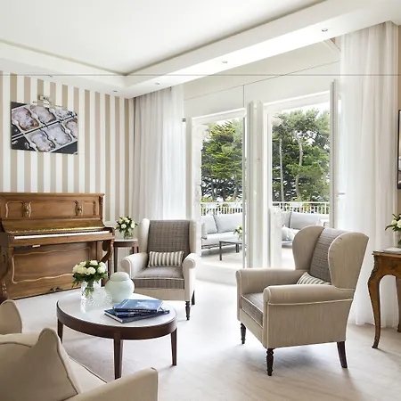 拉波勒皇家吕西安巴里亚酒店 La Baule