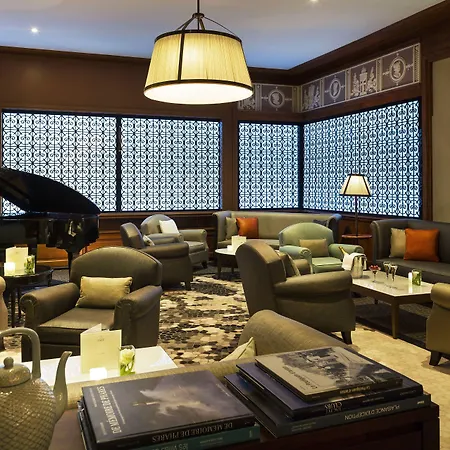 오텔 바리에르 르 루아얄 라볼르 5*