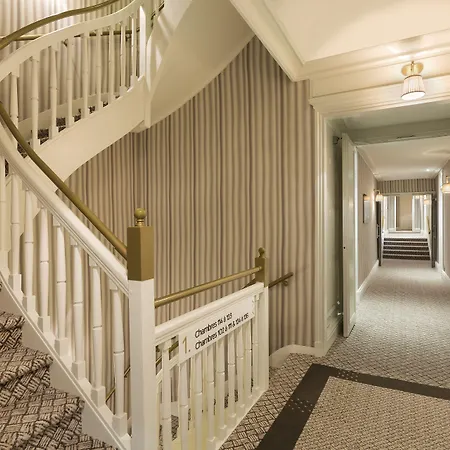 拉波勒皇家吕西安巴里亚酒店 酒店