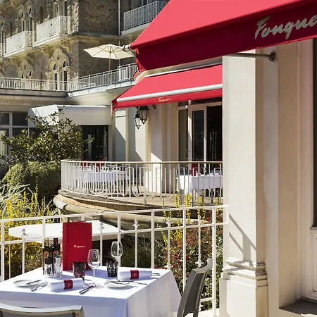 拉波勒皇家吕西安巴里亚酒店 La Baule