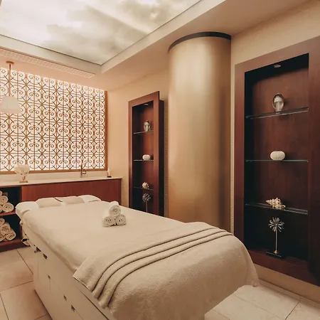 Ξενοδοχείο Barriere Le Royal 5*