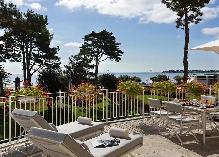 ホテル Barriere Le Royal 5*