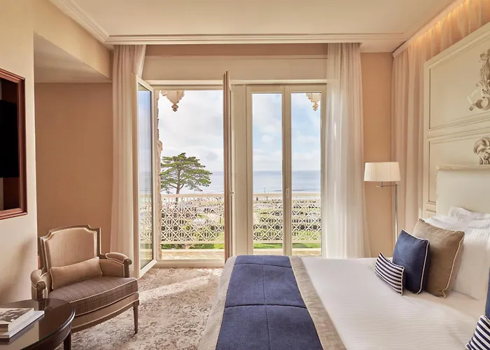 ホテル Barriere Le Royal 5*