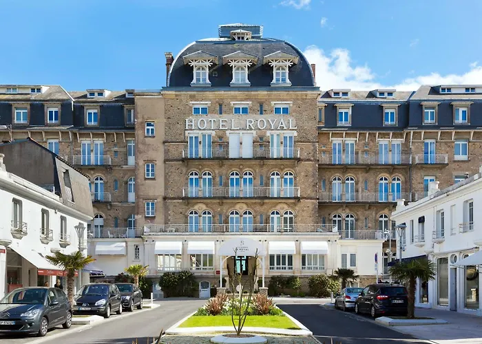 Barriere Le Royal Hotel 5*