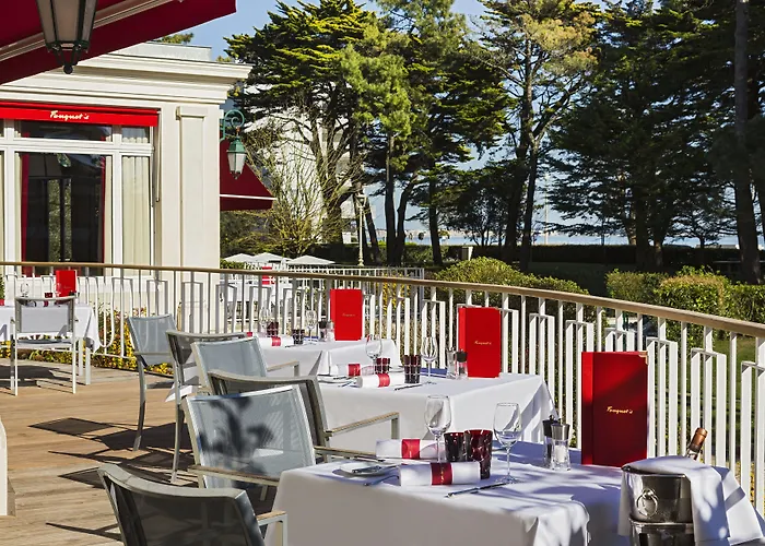 ホテル Barriere Le Royal